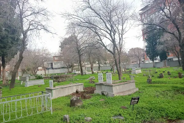 Dedebaşı Mezarlığı