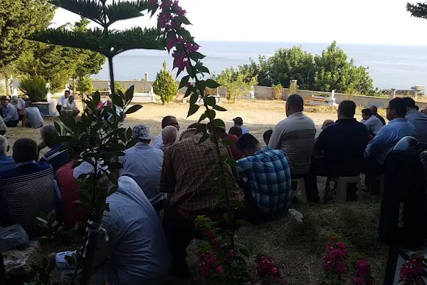 Dinek Mezarlığı