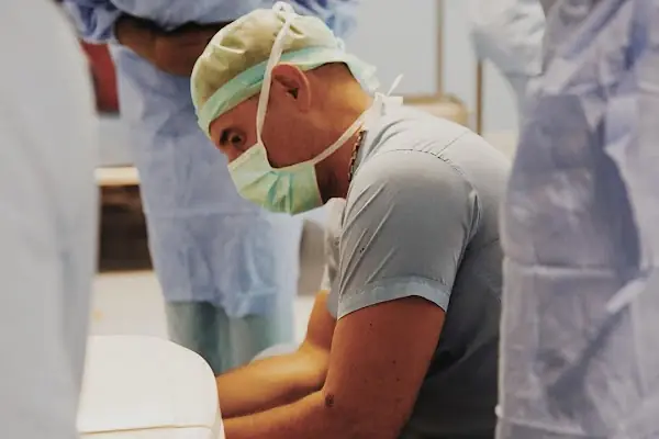 Op. Dr. Serkan Hezar