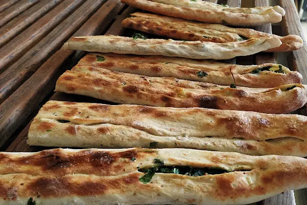 Yöresel Pide lahmacun