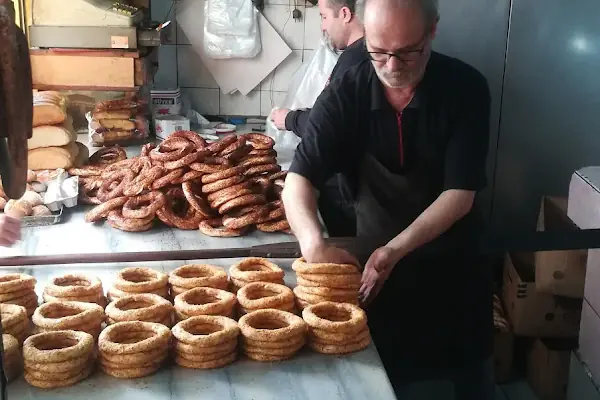 Kuşlar Simitçi Fırını