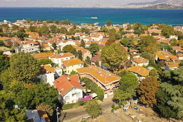 Sergüzeşt Otel Büyükada