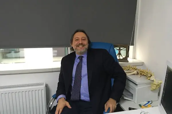 Dr. Çağatay Uluçay Eklem Cerrahisi ve Rehabilitasyonu Kliniği