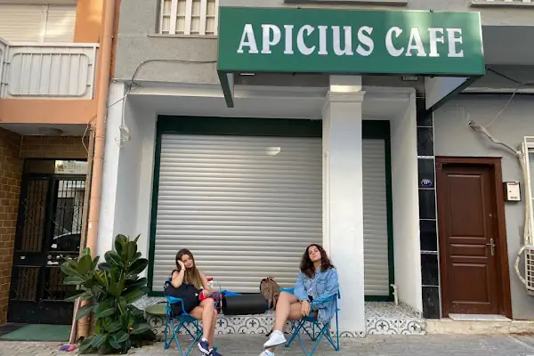 Apicius Cafe