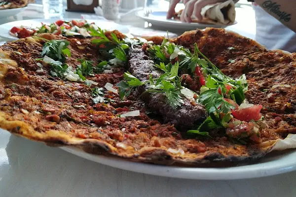 Özkardeşler Pide Ve Kebap