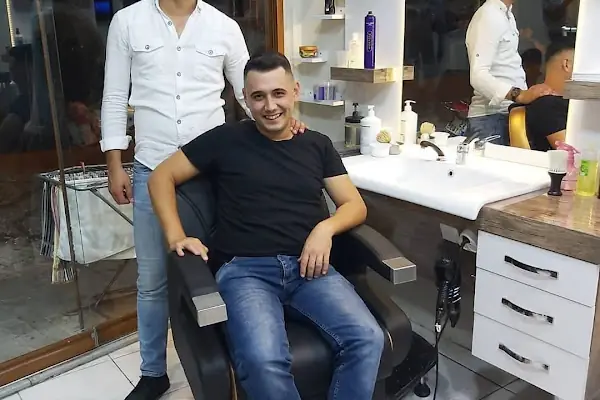 Altın makas erkek kuaförü