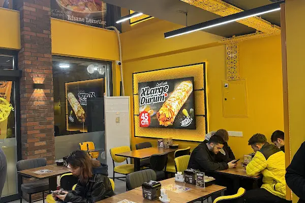 Maydonoz Döner Bayraklı Sevgi Yolu