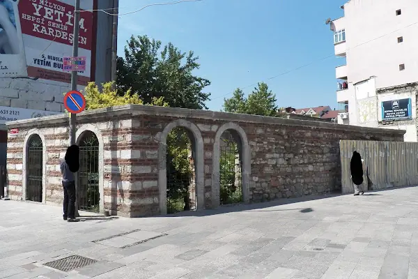 Balçık Tekkesi Türbesi