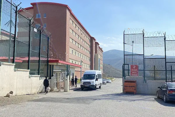 Göç İdaresi Harmandalı Geri Gönderme merkezi