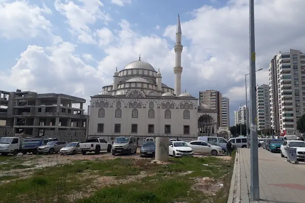Hacı Hasan ve Saliha Akgül Cami