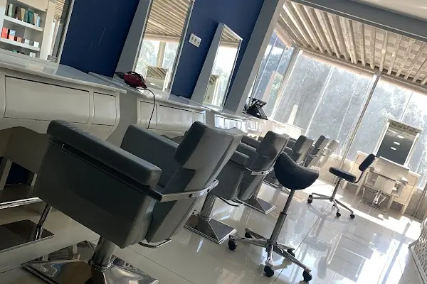ŞEVKET KİZİR DIFFERENCE HAIR STUDIO