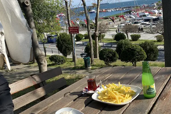 Hamido Baklava &amp; Fıstık Avcılar