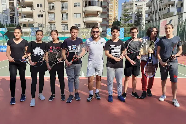 Şehit Anaları Tenis Kortu