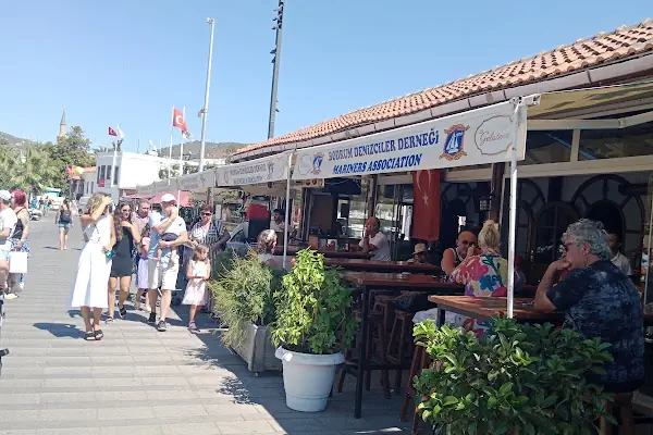 Denizciler Derneği Cafe