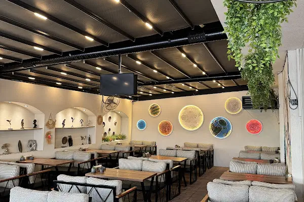 Mona Cafe
