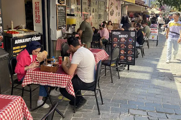 Mira’da Kokoreç Sokak Lezzetleri