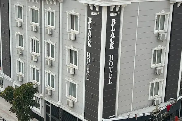 Grand Black Hotel