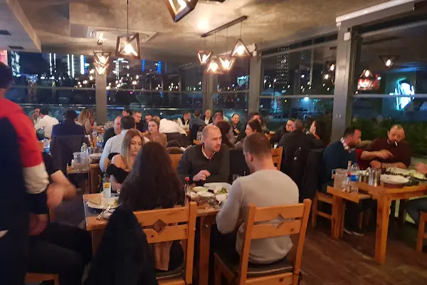Qule Lounge &amp; Cafe
