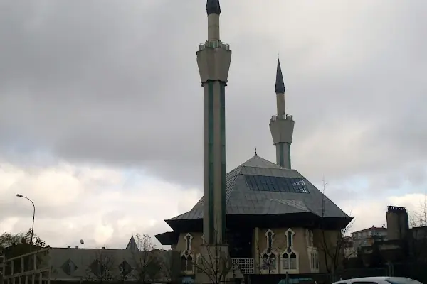 Yedpa Cami