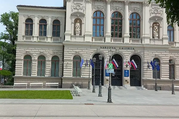 Slovenya Büyükelçiliği