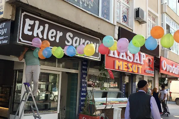 EKLER SARAYI