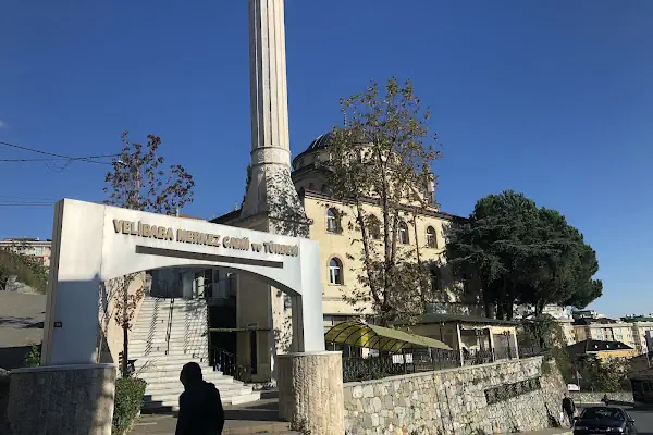 Velibaba Merkez Camii ve Türbesi
