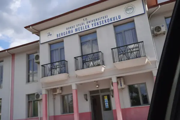 Dokuz Eylül Üniversitesi Bergama Meslek Yüksekokulu