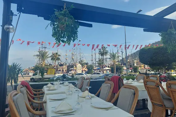 Atlas restaurant and cocktails