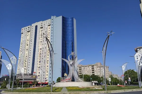 Ataşehir Meydanı
