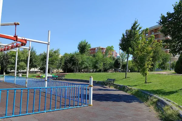 Esat Gülemek Parkı