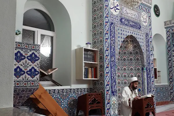 Güvenli Camii