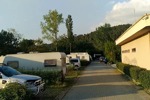 Misi kamp karavan