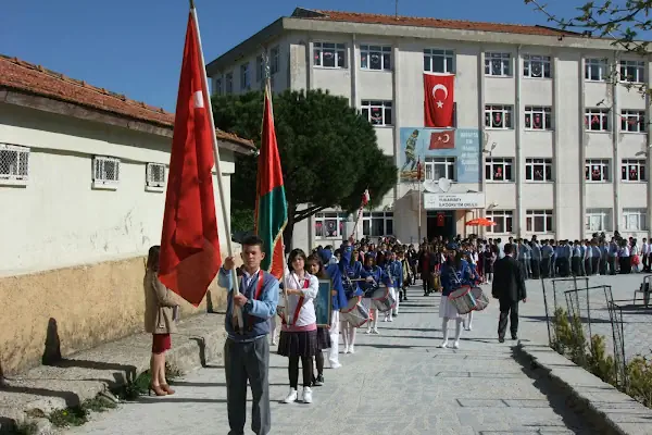 Yukarıbey Ortaokulu
