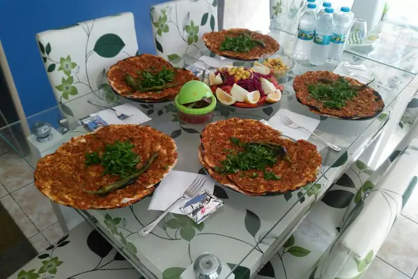 Savaspidevelahmacunsalonu