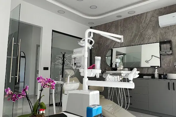 Özel 34 Ağız ve Diş Sağlığı Polikliniği | Avcılar Diş Hekimi | Diş Polikliniği | İmplant Tedavisi | Zirkonyum Kaplama