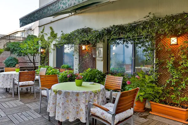 Central Hotel
