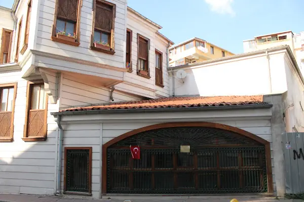 Tarihi Türbe
