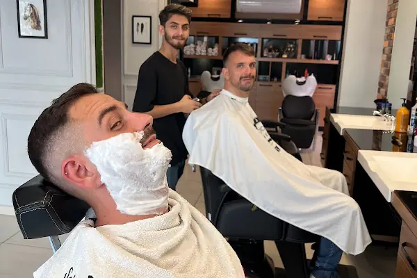 Erkek Kuaförü By Özcan . Friseur. barber. Перукарня. Парикмахерская.