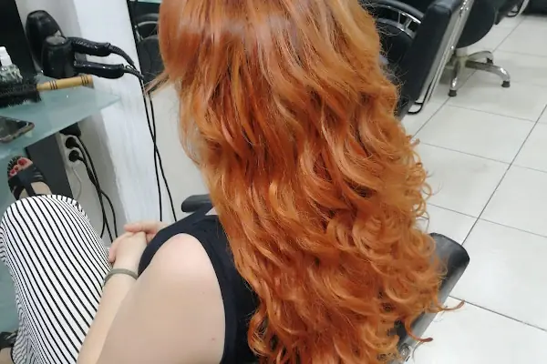 Gümüş Makas Saç Merkezi