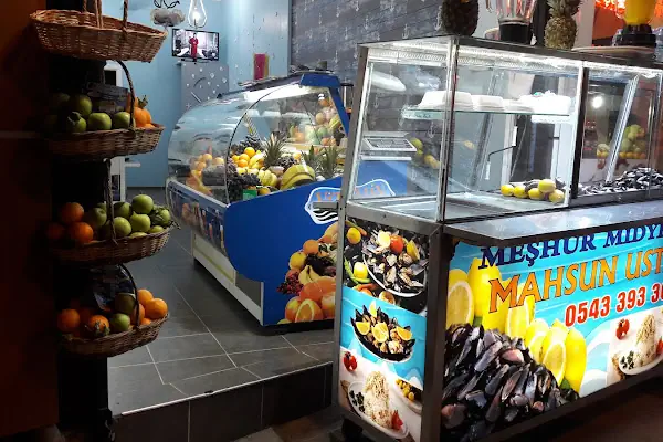 Meşhur Midyeci Mahsun Usta ve Vitamin Bar
