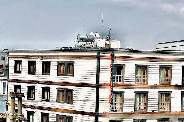 Otel Yaşar