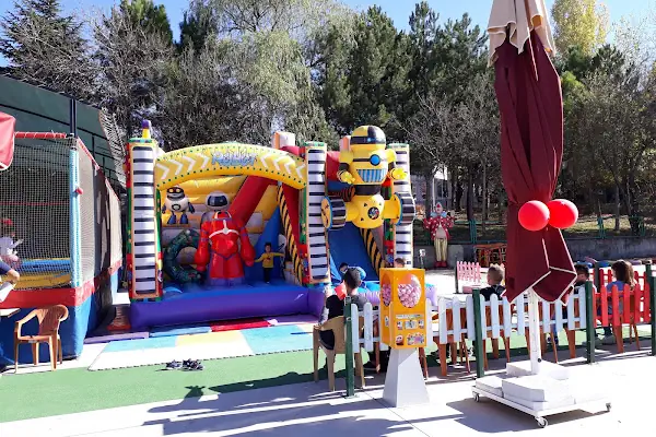 Mini Club Aile Eğlence Merkezi Luna Park