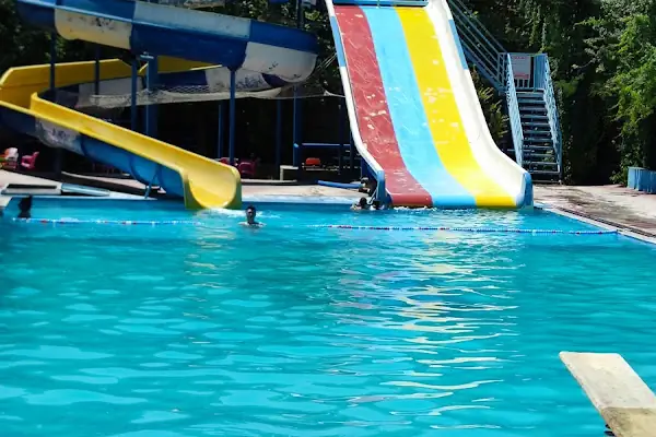 Akpınar Yüzme Havuzu agua park Gaziantep