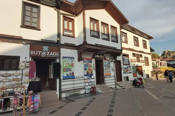 İşler Kitabevleri