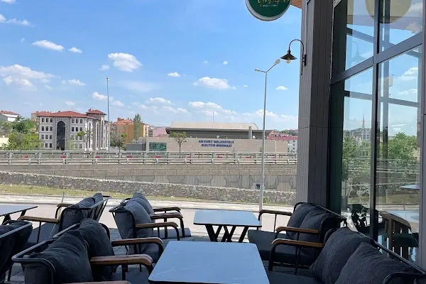 Yüs-Ra Coffee Bistro