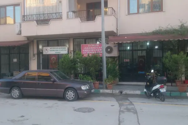 Gemlik Pazarcılar Yardımlaşma Ve Dayanışma Dernek Lokali