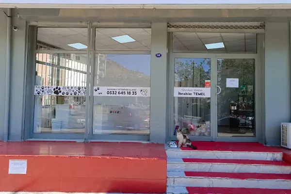 Bayraklı Veteriner Kliniği