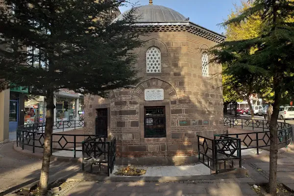 Kar yağdı Türbesi