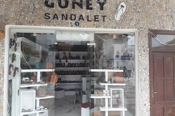 Güney sandalet