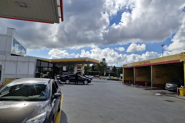 Shell benzin istasyonu